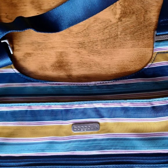 Baggallini Striped Three Zippered Pocket Crossbody Purse - Picture 2 of 7